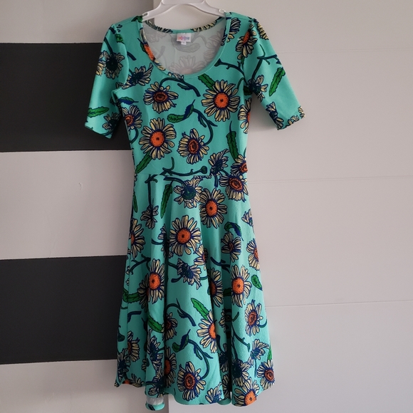 EUC LULAROE Nicole emerald green floral skirt dress (S > 6-8) - Picture 7 of 8
